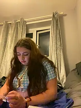 MadelineLeah online show from June 11, 2026, 9:45 pm