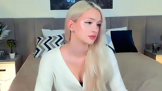 SugarWhisper online show from October 5, 2025, 3:25 pm