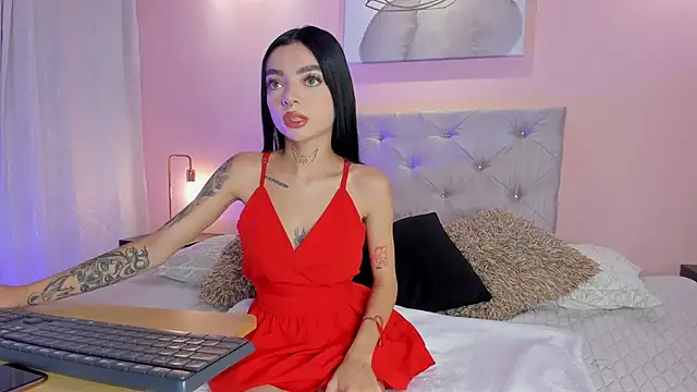 scarlettvelvet  online show from October 3, 2025, 12:50 pm