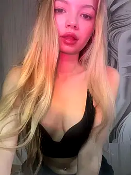  Siennaaa  online show from November 4, 2025, 12:53 pm