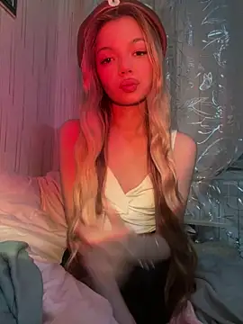  Siennaaa  online show from March 6, 2026, 10:49 pm