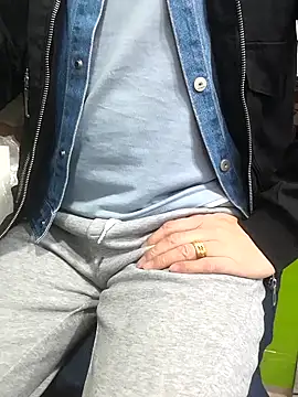 Snapshot of chougegg0214 chatting on November 16, 2025, 11:04 am chougegg0214 online show from November 16, 2025, 11:04 am