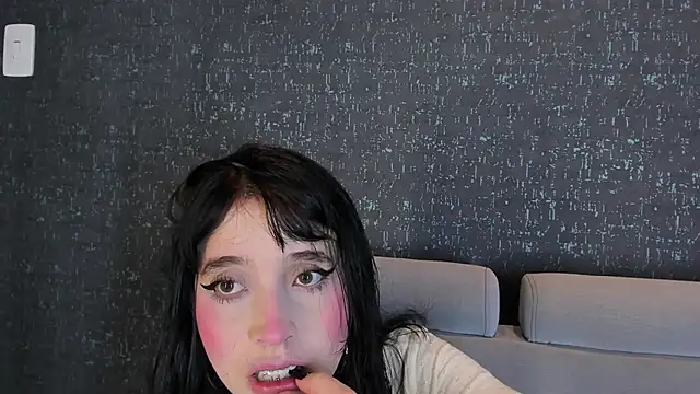 MeganR  online show from April 25, 2026, 11:24 am