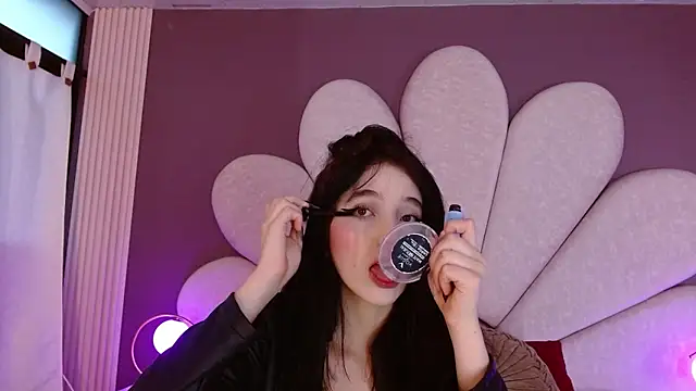 MeganR  online show from May 4, 2026, 11:13 am