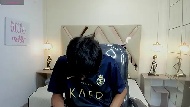 Snapshot of StiwenTwink chatting on March 21, 2026, 4:22 pm StiwenTwink online show from March 21, 2026, 4:22 pm