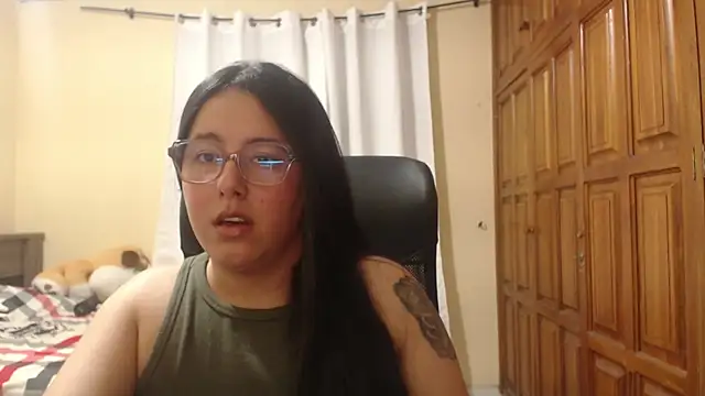 Snapshot of Venus_cat_ chatting on July 10, 2026, 11:16 pm Venus cat online show from July 10, 2026, 11:16 pm