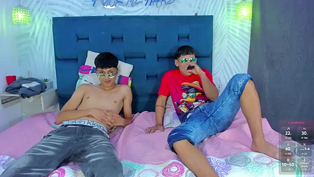 Snapshot of Youngs_Wild chatting on March 16, 2026, 12:18 am Youngs Wild online show from March 16, 2026, 12:18 am