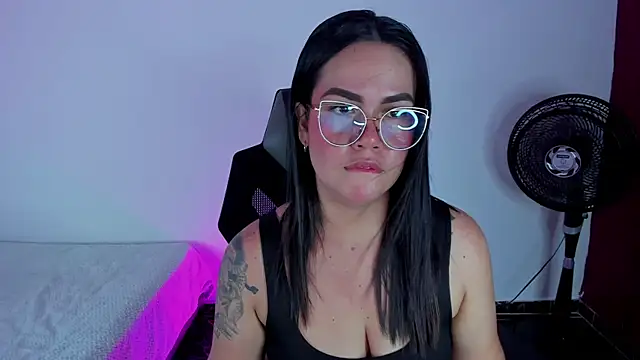 sweet charm  online show from January 9, 2026, 3:57 am