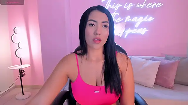 NatalieLewis online show from April 22, 2026, 11:50 am