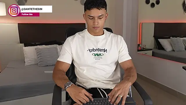 DanteeStone online show from October 16, 2025, 9:01 pm