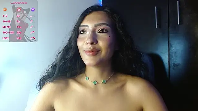 JuliethaFox online show from October 7, 2025, 4:35 am