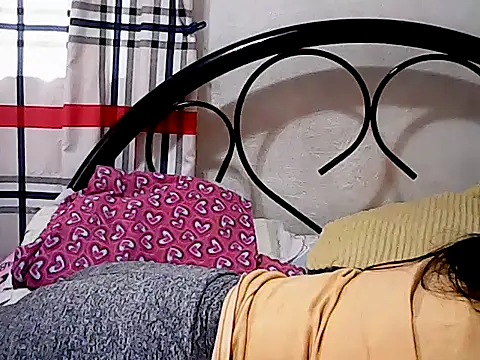 HornyPussie69 online show from March 10, 2026, 3:43 am