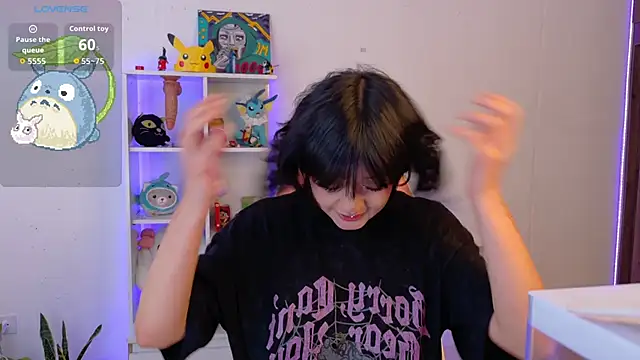 Sallie Doll online show from November 14, 2025, 6:11 pm