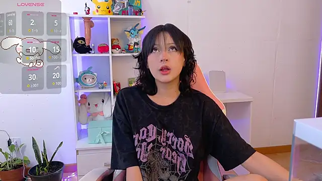 Sallie Doll online show from November 22, 2025, 6:51 pm