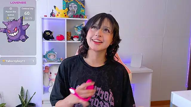 Sallie Doll online show from November 4, 2025, 6:44 pm