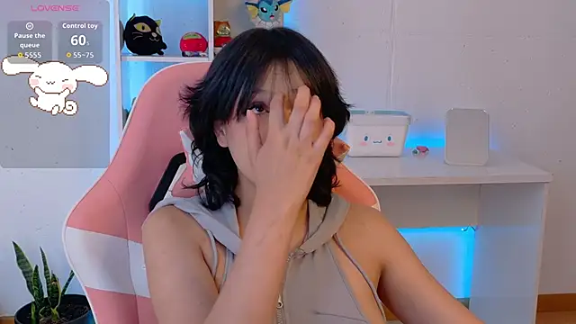 Sallie Doll online show from November 25, 2025, 6:30 pm