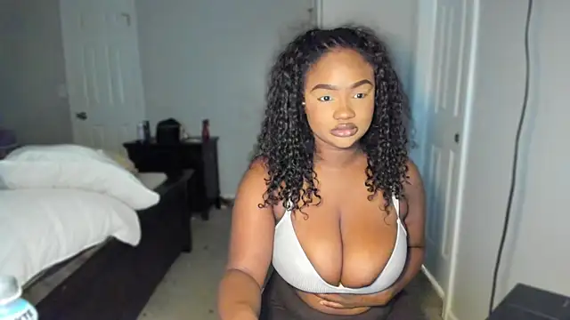 Snapshot of supanovaaa chatting on June 18, 2026, 2:22 pm supanovaaa online show from June 18, 2026, 2:22 pm