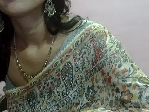 Laila Cute online show from July 7, 2026, 3:42 am