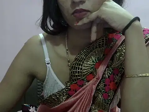 Laila Cute online show from April 22, 2026, 5:31 pm