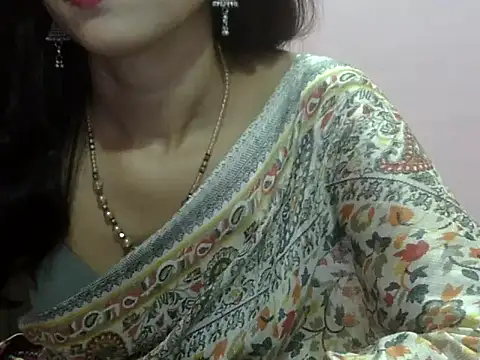 Laila Cute online show from July 9, 2026, 3:29 am