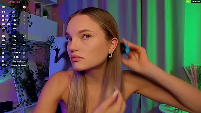 JulieLupo online show from December 1, 2025, 7:20 am