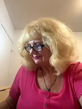 BoloshkaBlonda online show from October 20, 2025, 10:10 pm