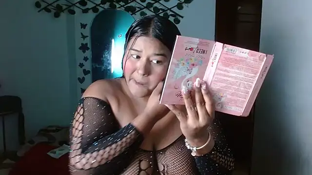 Snapshot of Ebony_luna chatting on August 4, 2026, 7:40 pm Ebony luna online show from August 4, 2026, 7:40 pm