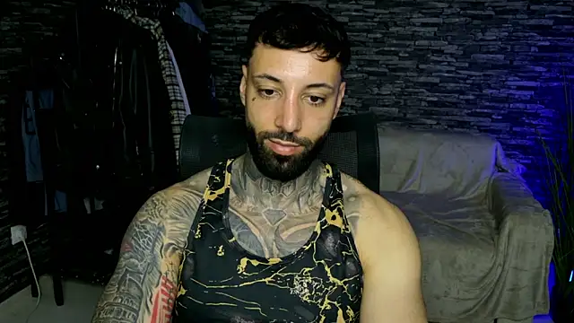 MasculineGuy99 online show from May 4, 2026, 9:39 pm