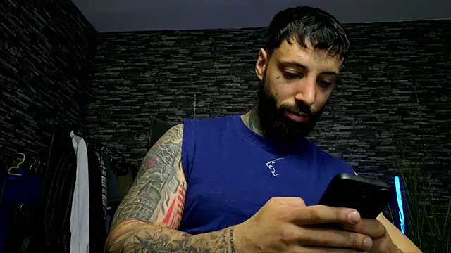 MasculineGuy99 online show from May 15, 2026, 8:40 pm