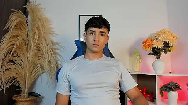 Thiago Connor21 online show from May 11, 2026, 11:46 pm