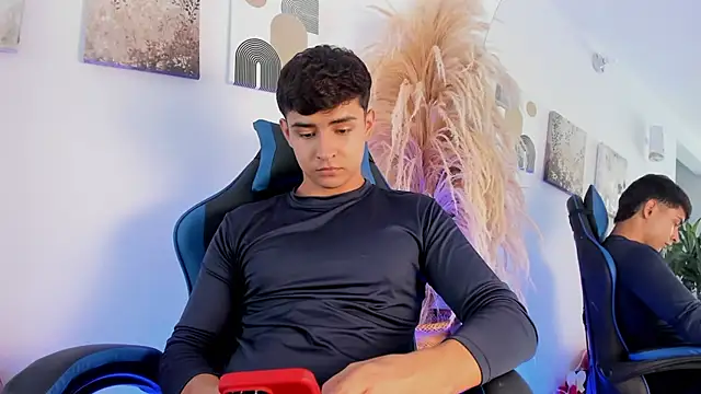 Snapshot of Thiago_Connor21 chatting on March 26, 2026, 8:18 pm Thiago Connor21 online show from March 26, 2026, 8:18 pm