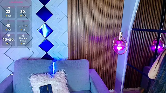 Matti sofia  online show from October 18, 2025, 7:05 pm