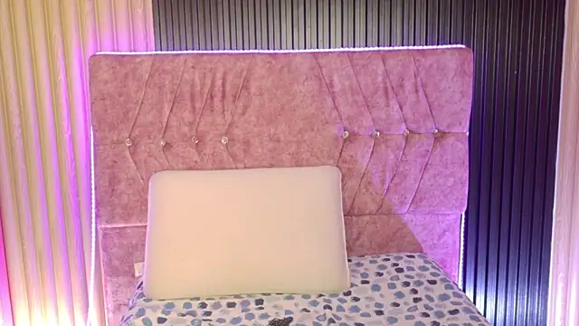 Mia lopez 1 online show from July 30, 2026, 7:51 am