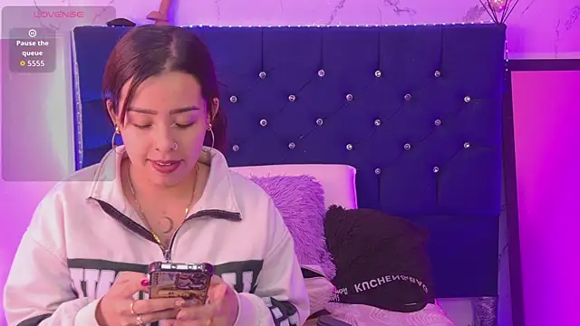 Mia lopez 1 online show from July 8, 2026, 6:52 pm