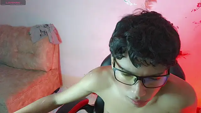 Im david02 online show from October 16, 2025, 1:19 pm