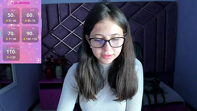 sarah sweett  online show from April 29, 2026, 2:54 pm