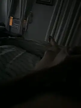 familia0210 online show from October 26, 2025, 5:13 pm