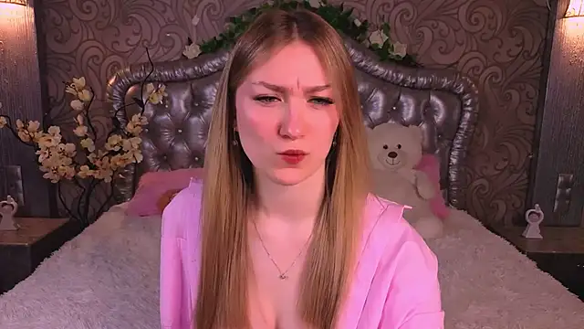 Snapshot of AngelAnabelle chatting on March 18, 2026, 8:21 pm AngelAnabelle online show from March 18, 2026, 8:21 pm