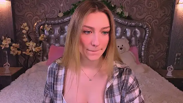 Snapshot of AngelAnabelle chatting on March 11, 2026, 8:47 pm AngelAnabelle online show from March 11, 2026, 8:47 pm