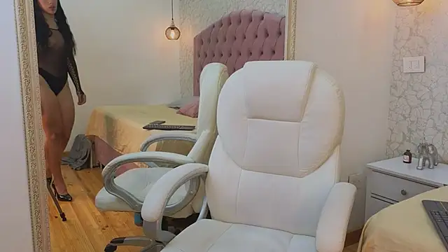 Vanessa Rain  online show from October 19, 2025, 7:49 pm