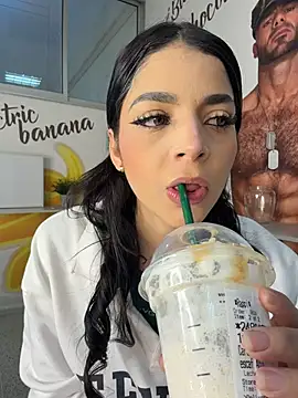 ArieliciousXXX online show from July 14, 2026, 1:17 pm