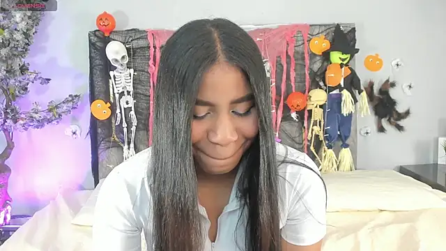 Nahomycarterr online show from October 17, 2025, 7:48 pm