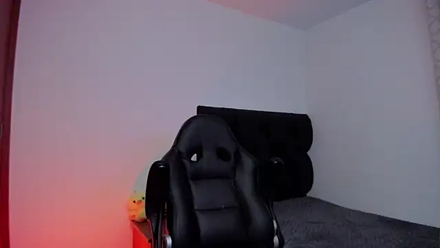 Snapshot of CHRIS_MORGAN1 chatting on October 8, 2025, 2:13 am CHRIS MORGAN1 online show from October 8, 2025, 2:13 am