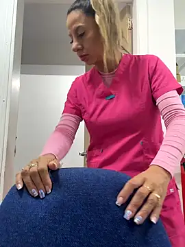 GisellTorres36 online show from December 4, 2025, 9:14 pm