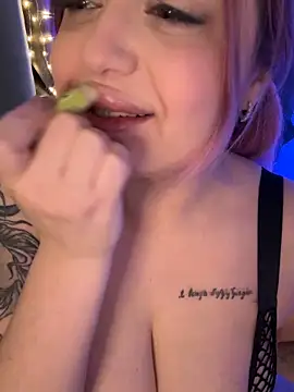 Snapshot of KellyMoors chatting on March 12, 2026, 2:06 am KellyMoors online show from March 12, 2026, 2:06 am