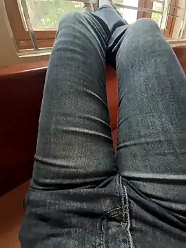 Lili 2love online show from February 2, 2026, 1:04 am