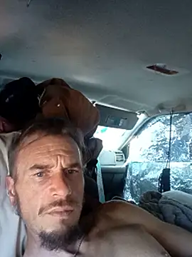 LetMeLiqU online show from October 18, 2025, 11:18 pm