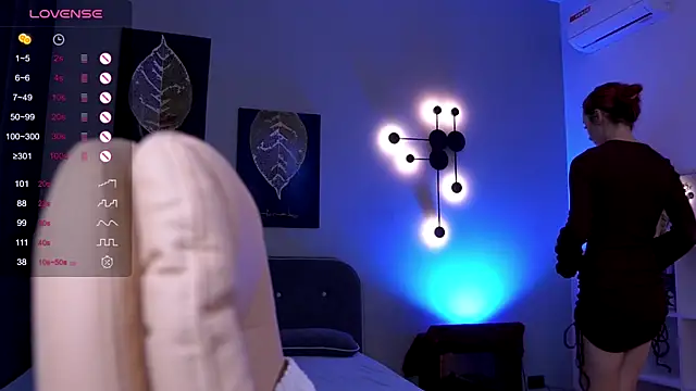 ElizabethMilller  online show from October 25, 2025, 10:21 pm