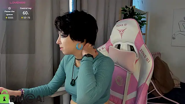 Sara Frayer online show from October 24, 2025, 4:11 am