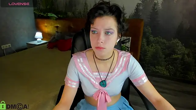 Sara Frayer online show from October 20, 2025, 12:45 am